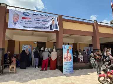 بصمة إنسانية في جلال وعتيبة النائب وليد التمامي والبروفيسور جمال شيحة يداويان أوجاع البسطاء بقوافل طبية شاملة ​