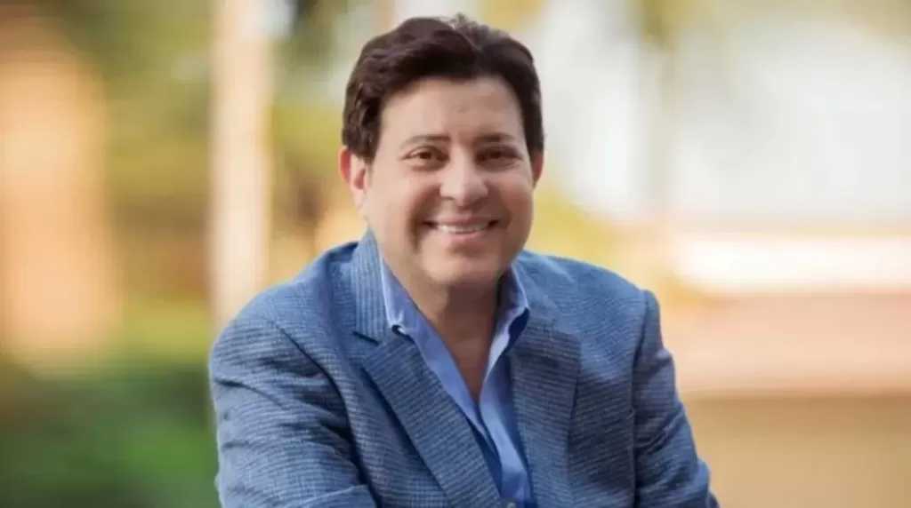 تطورات الحالة الصحية لـ الفنان هاني شاكر.. فقد الوعي بشكل كامل