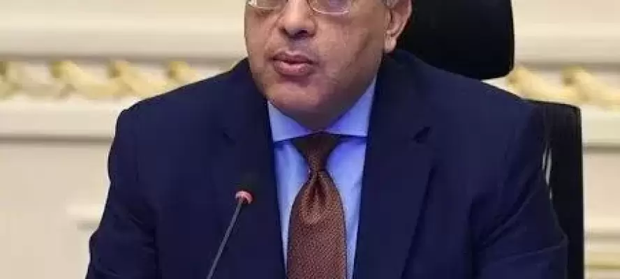 مدبولى يُتابع إنشاء مركز عالمي لتخزين وتوريد وتجارة الحبوب والزيوت في مصر