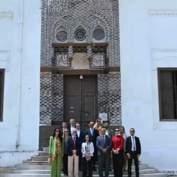 من قلب رشيد التاريخية ومن أمام مسجد أبو مندور الأثري محافظ البحيرة تستقبل وفد الإتحاد الأوروبى