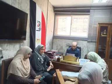 ”الجيش الأبيض الخفي”.. حكاية جنود يحرسون صحة المصريين من خلف الميكروسكوب !