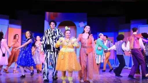 جيهان قمري تُصفع على المسرح.. كواليس ”لعب ولعب” تشتعل بالفوضى