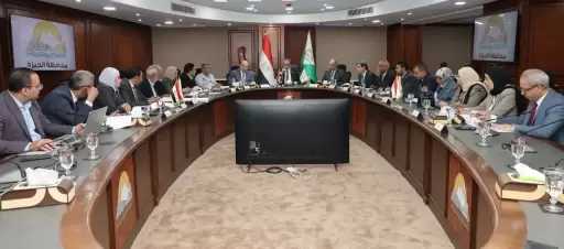 محافظ الجيزة يعقد اللقاء الأسبوعي لبحث شكاوى المواطنين