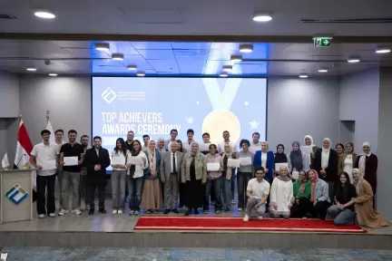 الدكتور أحمد حمد القائم بأعمال رئيس جامعة مصر للمعلوماتية: تكريم 72 من الطلاب المتفوقين.. واحتضان 12 طالبة وطالبة قطعت الوكالة الامريكية للتنمية منحهم