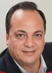 مجدي الناظر يكتب :- ماعلاقة المسلماني بالمسرح ومصر بها مئات من مبدعي المسرح