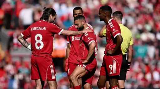 ليفربول في اختبار صعب أمام مانشستر يونايتد وغياب محمد صلاح يربك الحسابات
