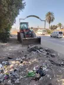 الوحدة المحلية بالشوبك الشرقي بالصف تنفذ حملة نظافة مكبرة لرفع كفاءة الطريق 21