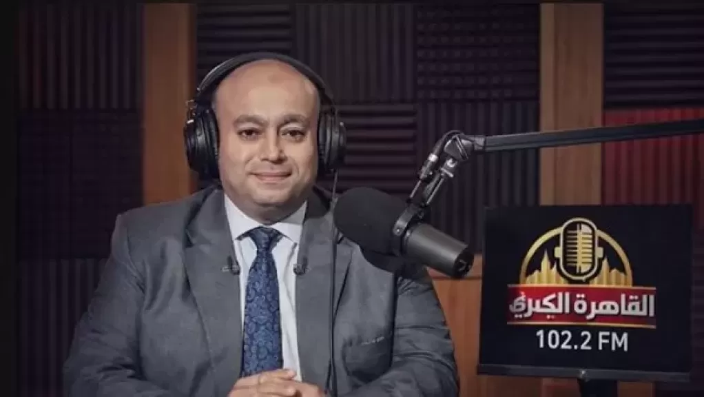 الدكتور إسلام عوض، المحلل السياسي