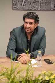 محمد محسن يكتب : الهوية المصرية بين التآكل الرقمي والمفارقة التكنولوجية لدى... محمد محسن يكتب : الهوية المصرية بين التآكل الرقمي والمفارقة التكنولوجية لدى الشباب