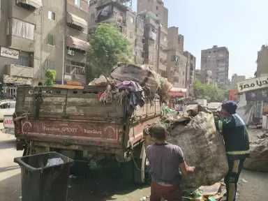 محافظ الجيزة يوجه بإعفاء نائب رئيس حي العمرانية بعد رصد قصور في مستوي النظافة وضبط أعمال فرز داخل سيارة نظافة