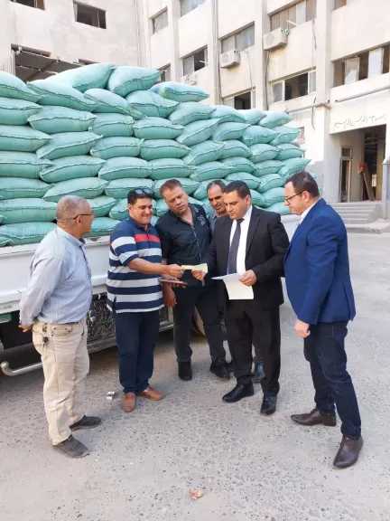 محافظة الجيزة تضبط 11 طن دقيق بلدي مدعم بالوراق قبل تهريبها للسوق السوداء