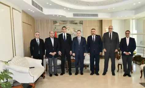وزيرا الشباب والتعليم العالي يبحثان تطوير الرياضة الجامعية بحضور ياسر ادريس