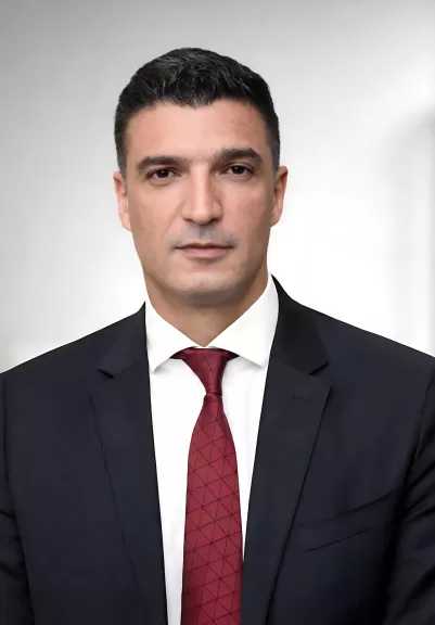 وزير الصناعة يصل العاصمة اللاتفية ريجا للمشاركة في أعمال الاجتماع السنوي الخامس والثلاثين ومنتدى الأعمال الخاص بالبنك الأوروبي لإعادة الإعمار والتنمية (EBRD)