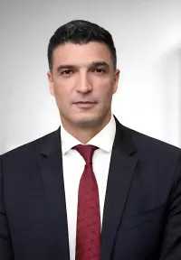 وزير الصناعة يصل العاصمة اللاتفية ريجا للمشاركة في أعمال الاجتماع السنوي الخامس والثلاثين ومنتدى الأعمال الخاص بالبنك الأوروبي لإعادة الإعمار والتنمية (EBRD)