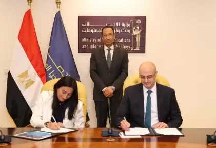 وزير الاتصالات يشهد مراسم منح شركة حسن علام للبنية الرقمية ولحلول مراكز البيانات ترخيصًا لإنشاء وتشغيل مراكز البيانات وتقديم خدمات الحوسبة السحابية