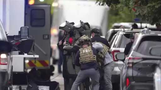 إصابة ضابط بإدارة الهجرة والجمارك الأمريكية إثر حادث دهس في نيوجيرسي