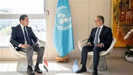 وزير الرياضة يلتقي مدير عام اليونسكو لبحث تعزيز التعاون في مجالات الشباب