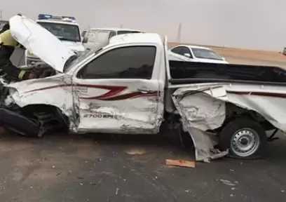 إصابة 6 مواطنين بينهم طفلتان في تصادم سيارتين ملاكي وأخرى نقل بطريق وادي النطرون - العلمين بالبحيرة