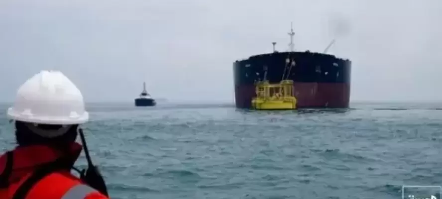 جنوح سفينة في مضيق هرمز .. والأمم المتحدة توقف مرافقة السفن