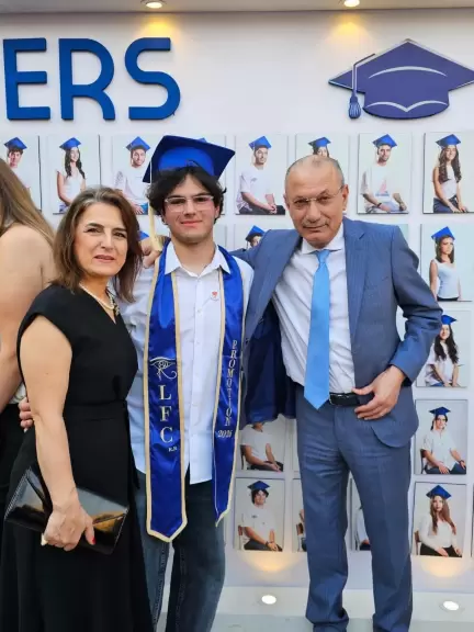 الدكتور محمد ثروت يهنىء السفير التركي بتخرج نجله أمير من المدرسة الفرنسية بالقاهرة