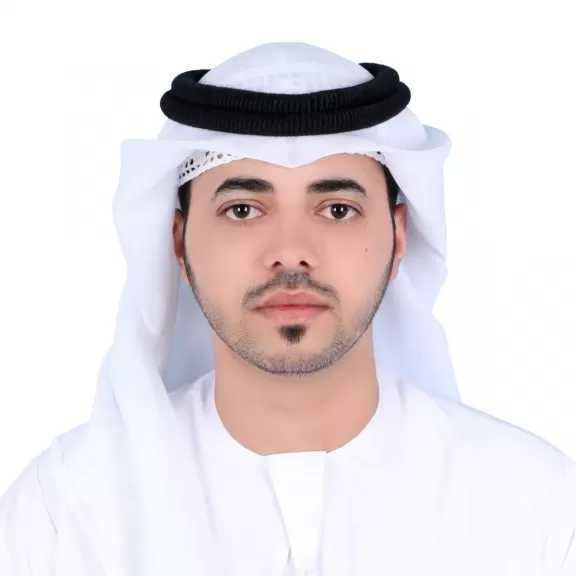 احذر ”التريندات العشوائية”.. قواعد ذهبية من عمر محمد تحمي ”الفود بلوجرز” من المخاطر الصحية