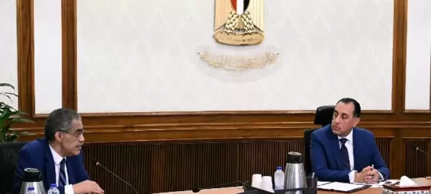 مصطفى مدبولي يستعرض مع وزير الإعلام آليات تنفيذ تكليفات الرئيس السيسي