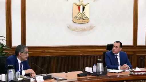 مصطفى مدبولي يستعرض مع وزير الإعلام آليات تنفيذ تكليفات الرئيس السيسي