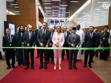 رأفت هندي: نجاح رئاسة مصر لمنتدى القمة العالمية لمجتمع المعلومات سيترجم بما يتم بناؤه من شراكات وما يتحقق من نتائج ملموسة بما يسهم في دفع مسيرة التنمية الرقمية