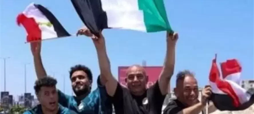 «البث الإسرائيلية» تبرز رفع حسام حسن علم فلسطين خلال استقبال منتخب مصر في العلمين الجديدة