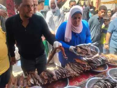 حملات مكثفة لضبط الأسواق وقافلة بيطرية متنقلة بمركز الصف لحماية المستهلك والحفاظ على الثروة الحيوانية