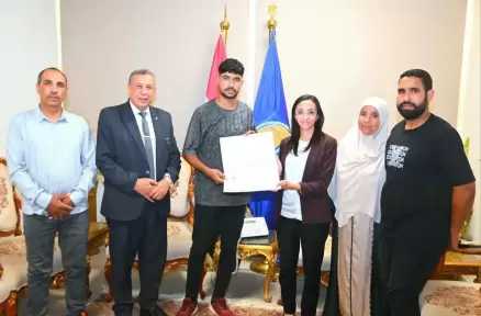 محافظ البحيرة تحتفي بمتفوقي الدبلومات الفنية.. وتكرّم الأولى على الجمهورية وأوائل الصم وضعاف السمع