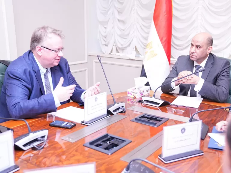 وزير العمل ووفد منظمة العمل الدولية 