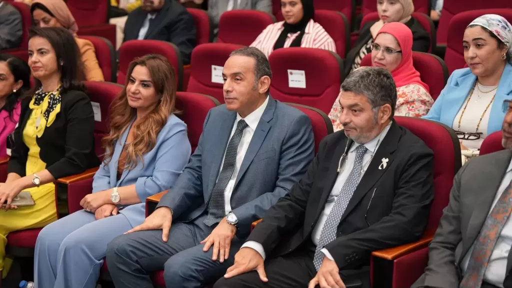 الدكتور إسلام عزام 
