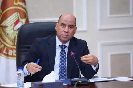 وزير العمل : الخميس إجازة رسمية للقطاع الخاص  مدفوعة الأجر