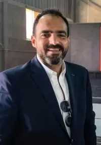 محمد أبو زيد: المكون المحلي في الأثاث الطبي يتجاوز 85%.. ونجحنا في تصنيع أجهزة كانت تستورد