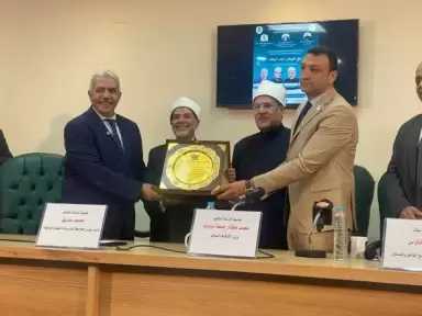 الإعلامي نافع التراس يهنئ الدكتور محمود صديق برئاسة جامعة الأزهر