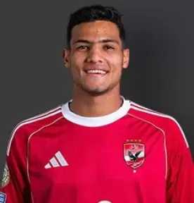 المصري يتعاقد مع مصطفى العش لاعب الأهلي لأربعة مواسم
