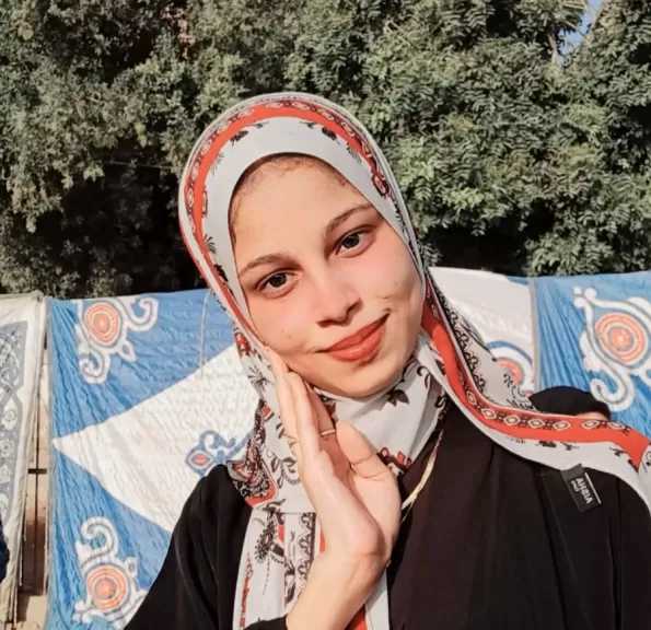 الميدان تهنيء الكاتبة الصحفية صفاء الشاطر بنجاج كريمة أخيها في الثانوية العامة