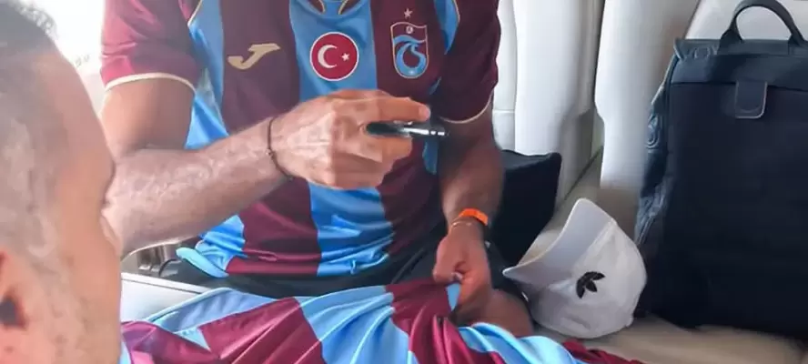 محمد صلاح يجتاز الكشف الطبي في طرابزون سبور تمهيدًا للإعلان الرسمي عن الصفقة