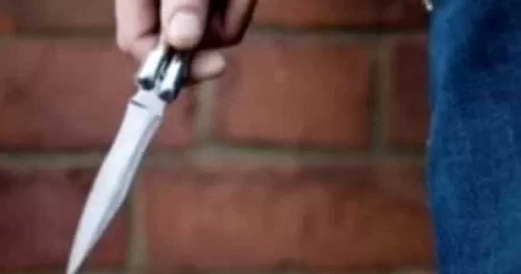 مصرع فتاة طعنًا على يد شقيقيها داخل مسكنها بالإسكندرية