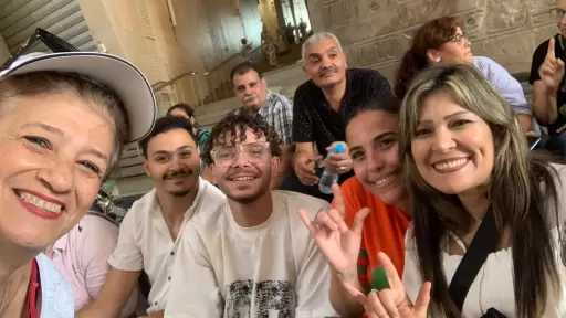 المتحف المصري الكبير يستقبل أبناء حزب الوعي من ذوي الإعاقة السمعية في زيارة ثقافية مميزة