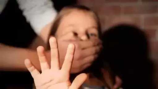 اتهامات بالتعدي عليها.. القبض على شاب بعد بلاغ أسرة طفلة 5 سنوات في الأقصر