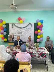 ”أولاد صقر الثانوية بنات” تكرم الأستاذ باسم محمد كبير معلمي اللغة الإنجليزية بمناسبة بلوغه سن الرببع