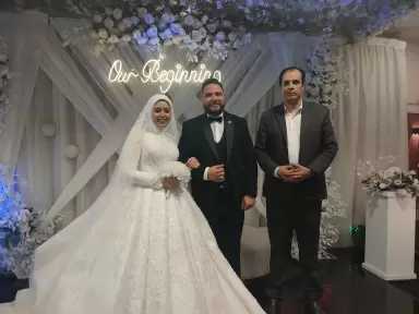 الكاتب الصحفي حازم الملاح يهنئ المهندس أحمد عبد السلام بمناسبة زفاف كريمته