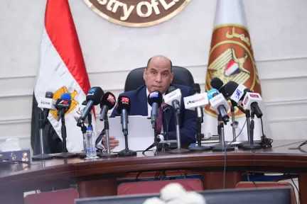 وزير العمل يطلق اللائحة التنفيذية لتنظيم العمل بالقطاع الخاص