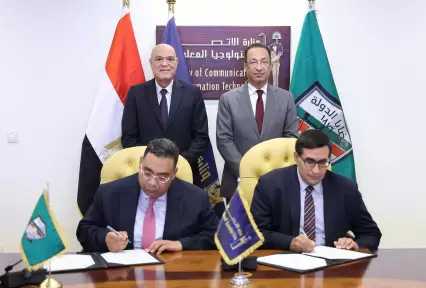 وزير الاتصالات ورئيس هيئة قضايا الدولة يشهدان توقيع بروتوكول لتعزيز التحول الرقمي والذكاء الاصطناعي
