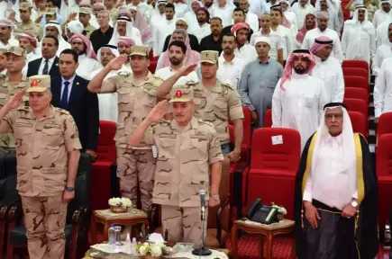 القوات المسلحة تنظم عدداً من اللقاءات مع شيوخ وعواقل سيناء ومطروح