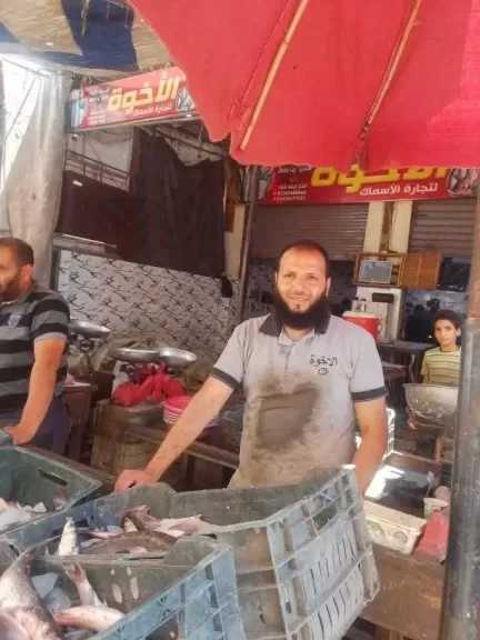 من قلب المحمودية.. «الإخوة» للأسماك يواصل تقديم البلطي والبوري والجمبري الطازج