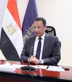 وزير الاتصالات وتكنولوجيا المعلومات يشهد توقيع اتفاقية بين الشركة المصرية للاتصالات وشركة PSL اليونانية لإنشاء كابل شرم الشيخ- طابا البحري