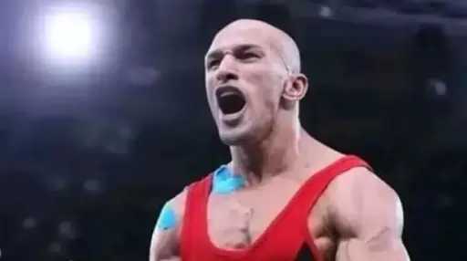 كرم جابر يفتح النار: اللاعب بيحصل على مليون جنيه على الورق